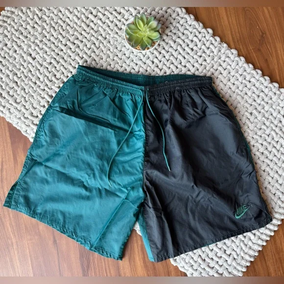 Nike Men's Retro Two-Tone Athletic Shorts in Black and Teal XL - Picture 2 of 15